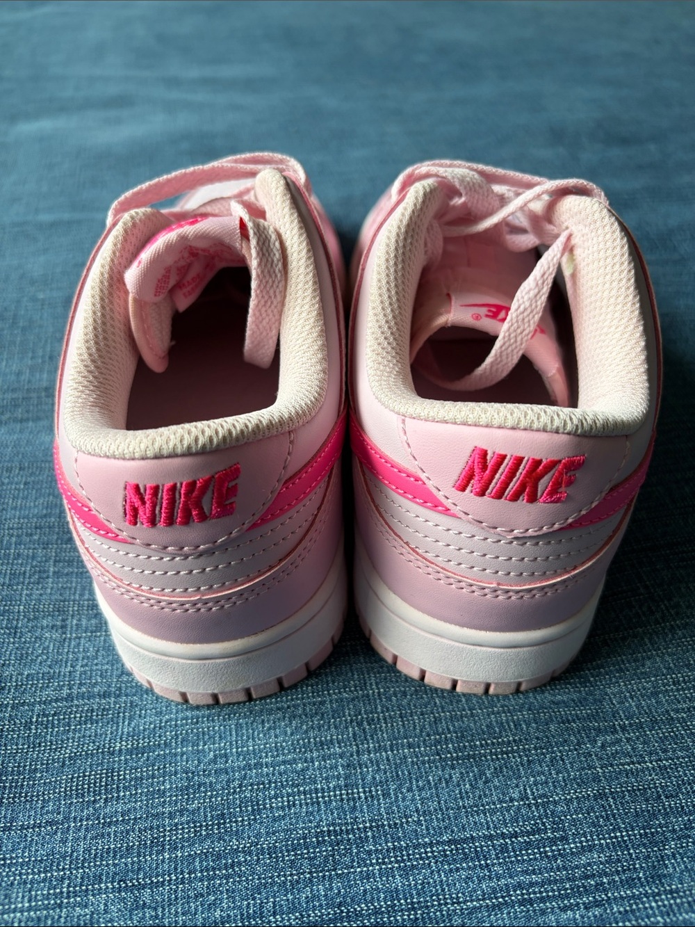 Nike Kids Pink Low-Top Sneakers with Hot Pink Swoosh - Picture 4 of 6